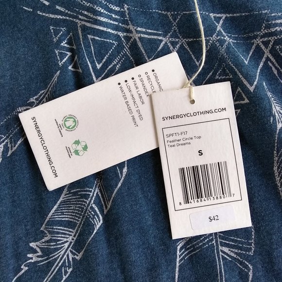 NWT Small Synergy Blue Feather Graphic Circle Top Teal Dreams - Picture 5 of 10